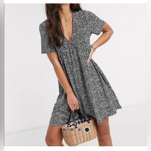NWT Pull & Bear V-Neck Smocked Ditsy Floral Dress - Size XS